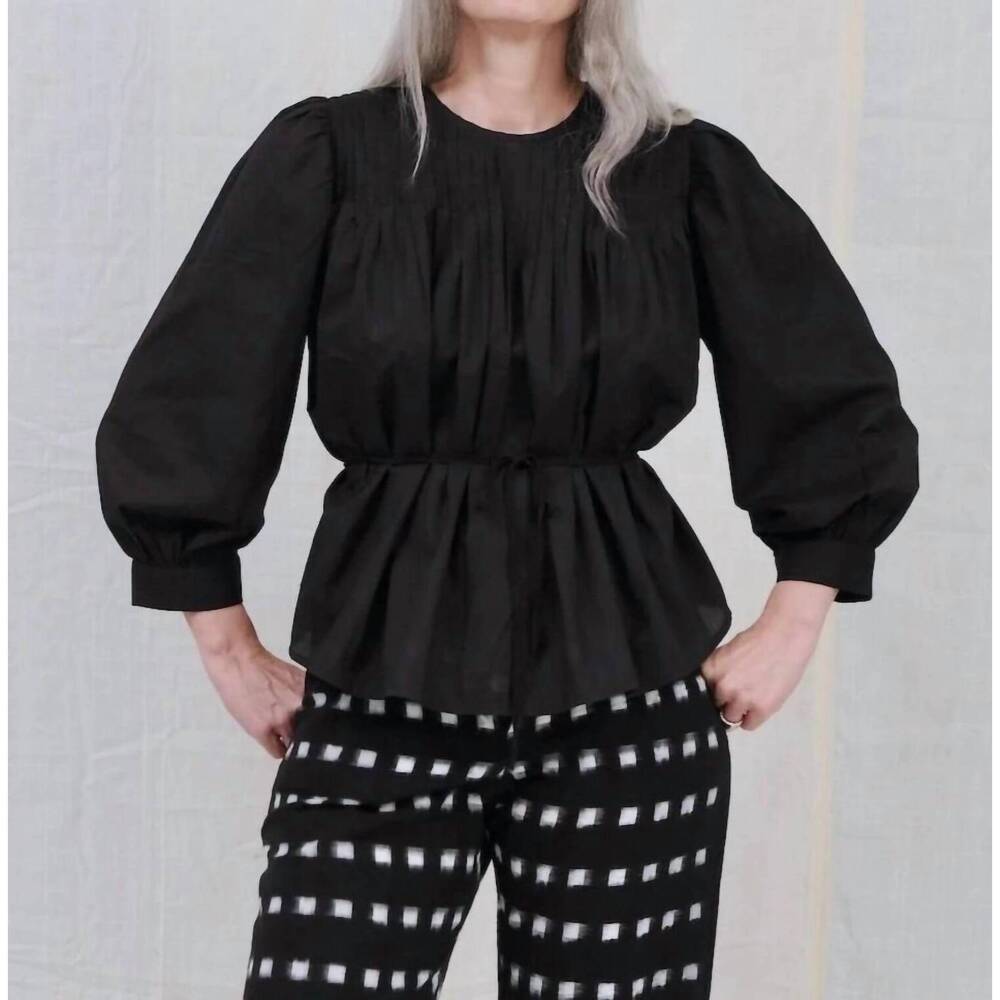 NEW UQNATU pintuck shirtwaist blouse in black